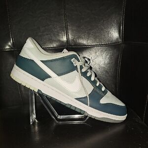 Nike Dunk. Green & White